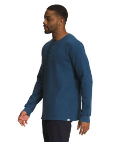 'The North Face' Men's Waffle Henley - Shady Blue 5 'The North Face' Men's Waffle Henley - Shady Blue -Sports Footwear Shop NF0A7USJ HDC model34 1024x1024@2x